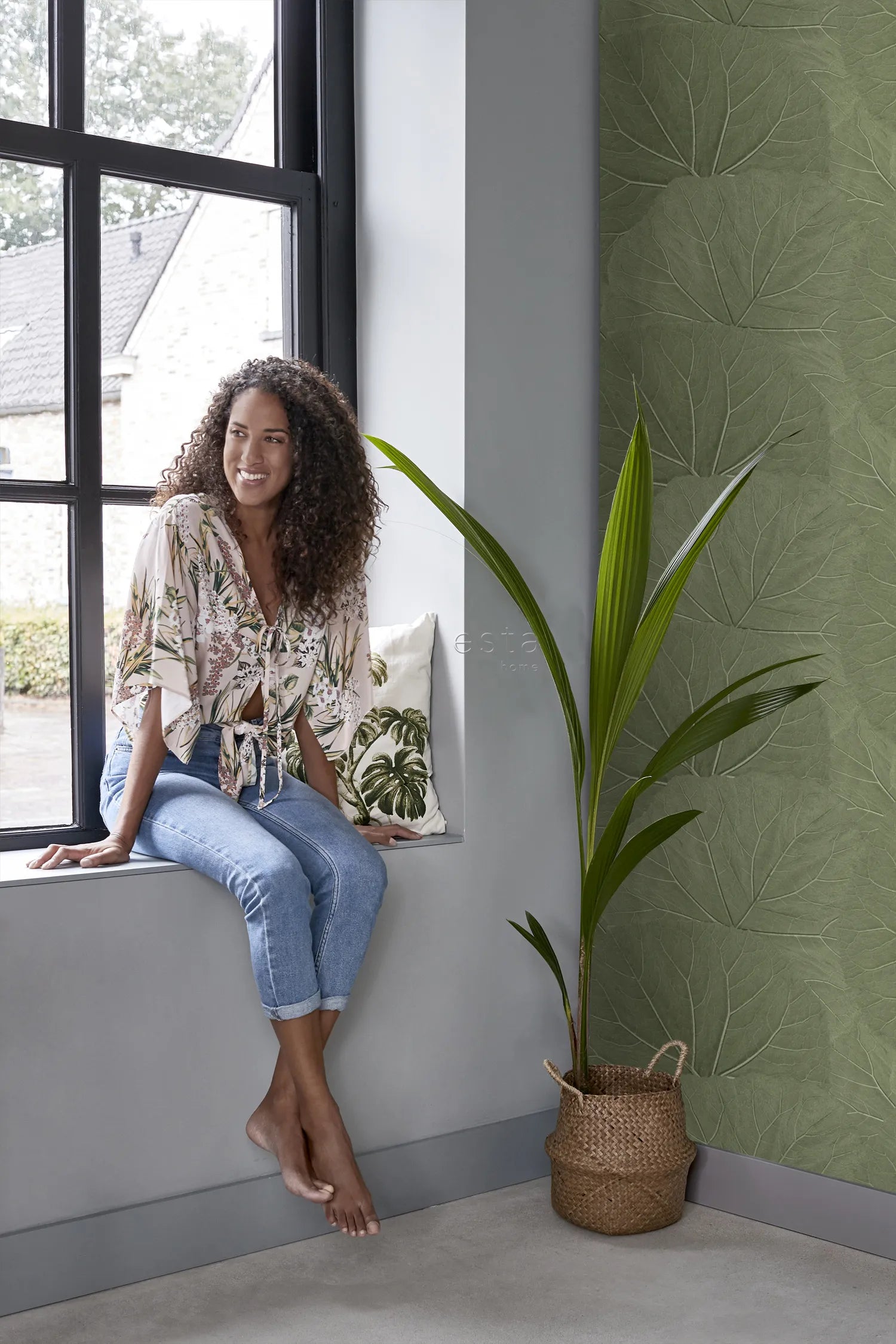 Jungle Fever - Lush Harmony botanical wallpaper ESTAhome