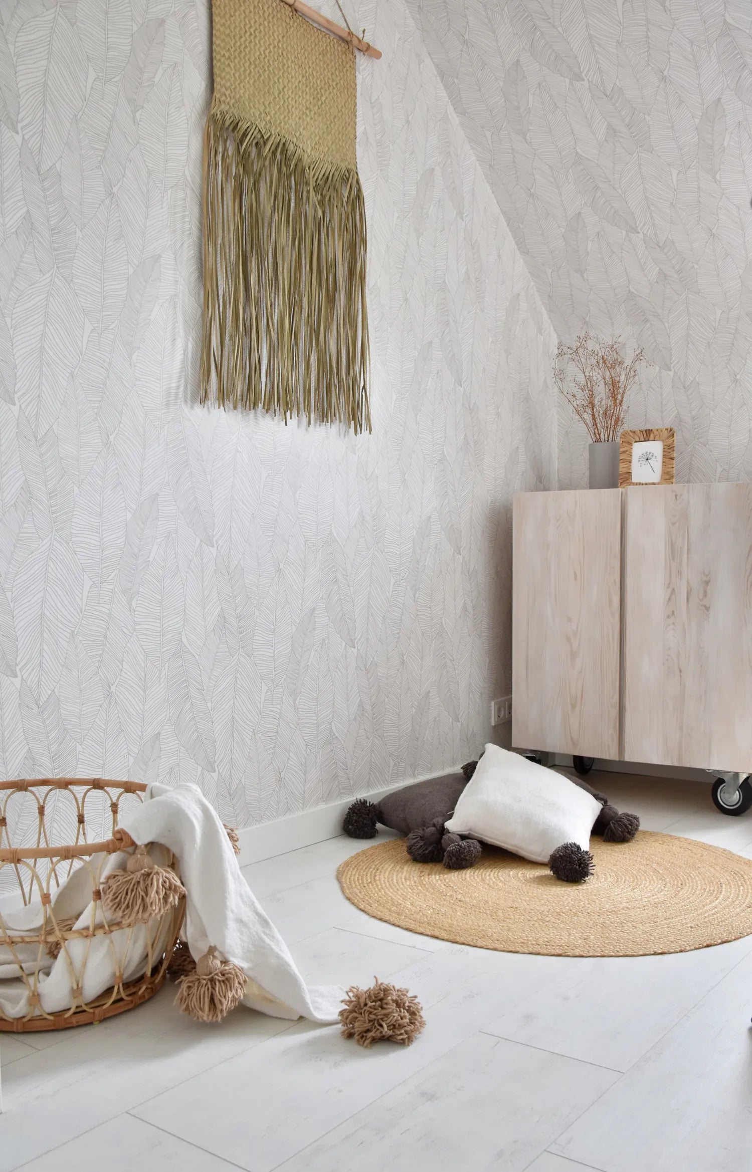 Jungle Fever - Leaf Mirage botanical wallpaper ESTAhome