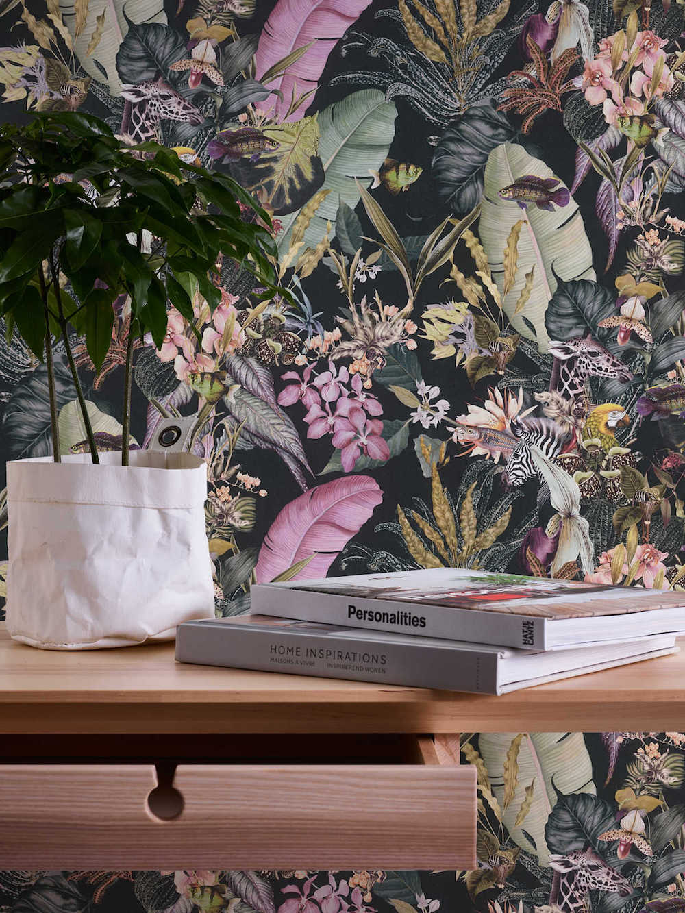 Dream Flowery - Tropical Animals botanical wallpaper AS Creation    
