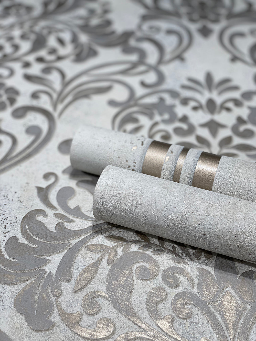 City Glam - Damask Embellish damask wallpaper Marburg    