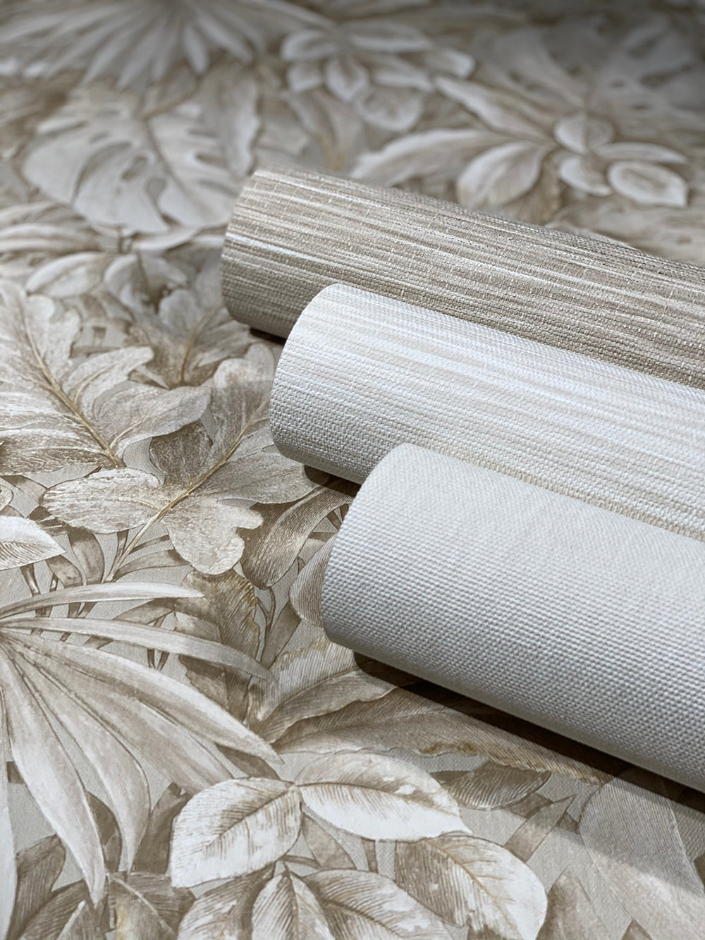 Botanica - Faux Grasscloth bold wallpaper Marburg    